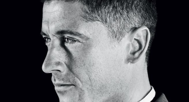 Robert Lewandowski na okładce „Elle Man”. Pierwszy numer Oliviera Janiaka