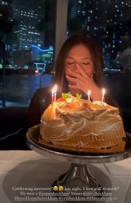 Victoria wzruszyła się nad tortem