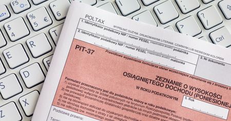 Polacy ruszyli do rozliczania PIT-ów. "Są problemy z logowaniem"