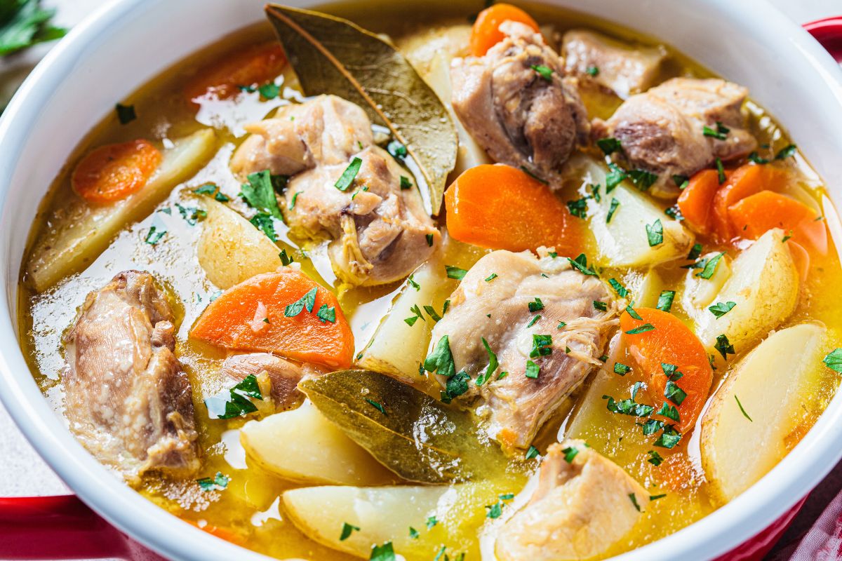 Rosół z grilla jest bardzo aromatyczny