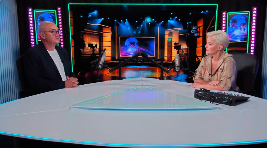 Michał Olszański w internetowym show Moniki Richardson