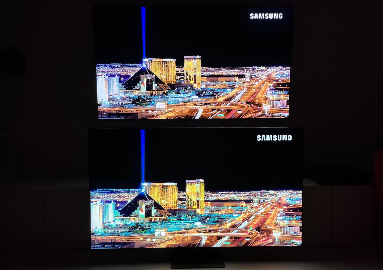 Samsung Neo QLED QN95B obok QN95A - poprawa działania miniLED widziane pod większym kątem