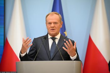 "Dokumenty otrzymał Nawrocki". Tusk nie kryje oburzenia ws. afery