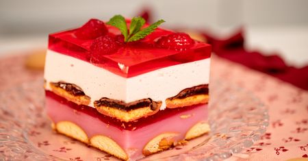 Ciasto Fiona bez pieczenia. Bajkowy smak w każdym kawałku
