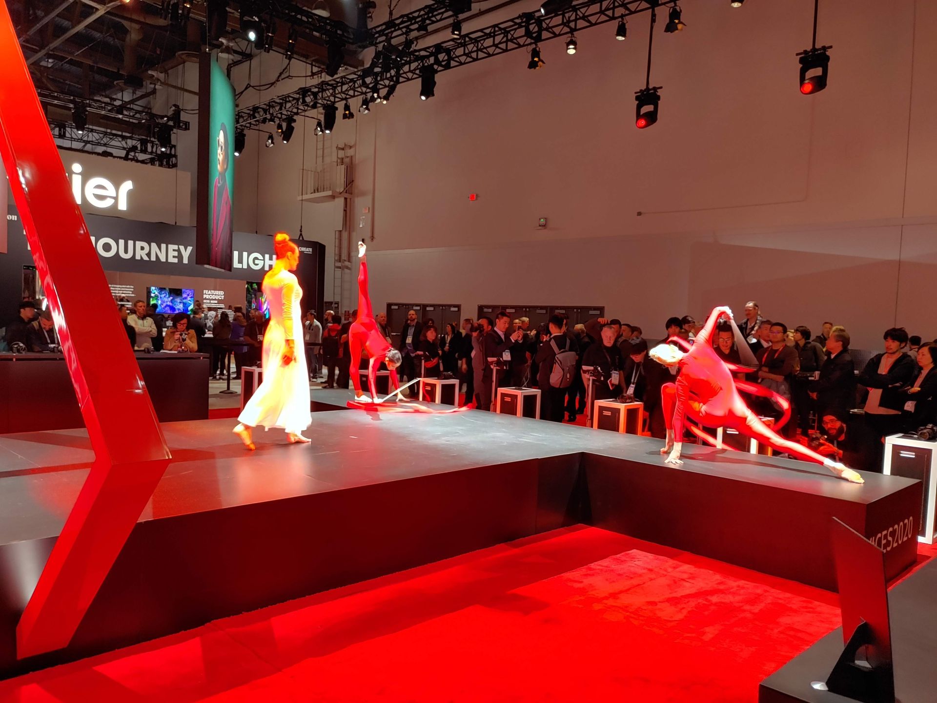 CES 2020: Zdjęcia z premier Nikona i Canona prosto z Las Vegas 9