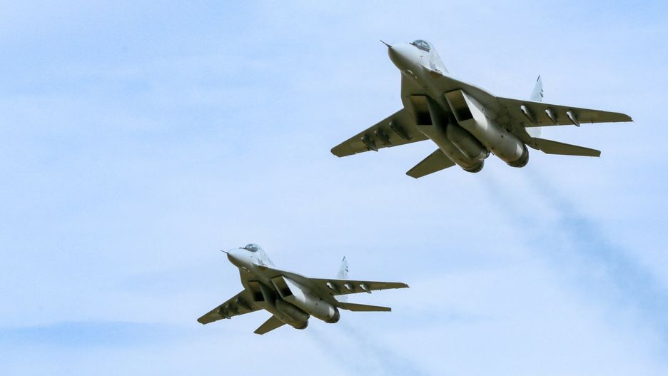 My?liwce MIG-29 dla Ukrainy
24.03.2023 Krakow- Balice. Mysliwiec MiG-29 bez oznaczen. Samoloty te przekazywane sa Ukrainie. Fot. Mateusz Kotowicz/REPORTER
Mateusz Kotowicz/REPORTER