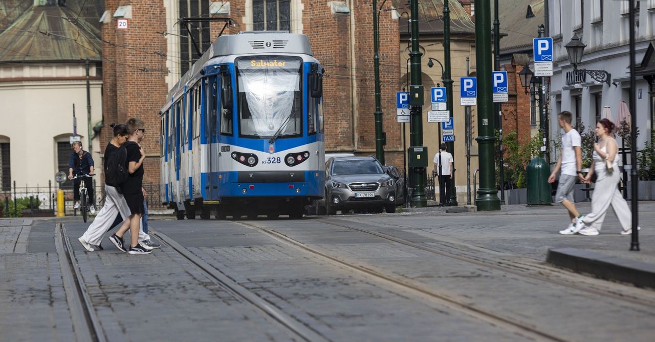 Ulica Franciszkańska w Krakowie jest już przejezdna. Zakończył się remont i wróciły na nią tramwaje