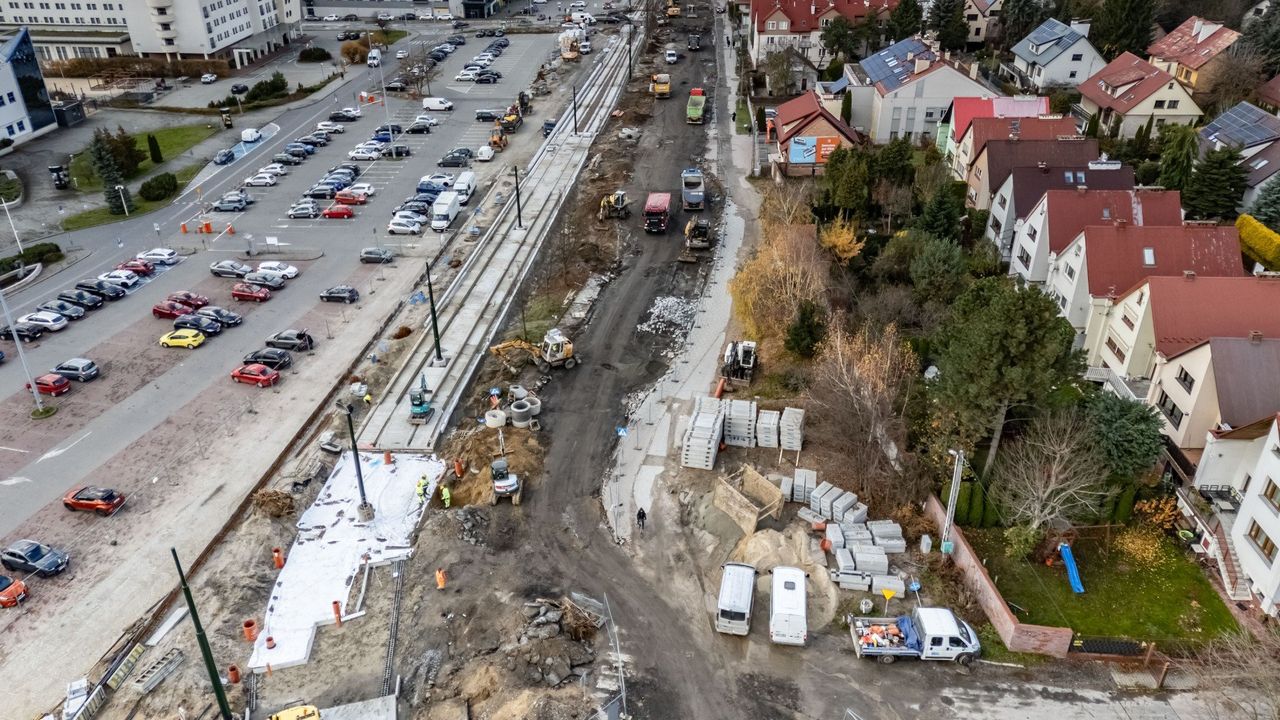 Kraków: Skończy się koszmar komunikacyjny na Prądniku Czerwonym. Otwarcie ulicy, powrót autobusów na stałe trasy