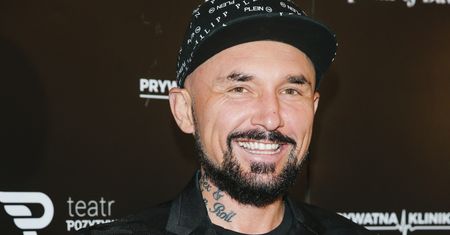 Patryk Vega na zdjęciu sprzed lat. Poznajecie?