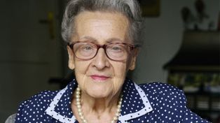 "Do śmierci ci tego nie wybaczę". Matka wywiozła ją z Warszawy tuż przed Powstaniem [FRAGMENT KSIĄŻKI]