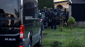 Poznań: Zatrzymano podejrzanych o przestępczość samochodową