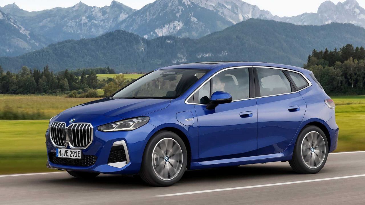 Nowe BMW Serii 2 Active Tourer debiutuje na przekór modzie. Oczywiście ma spore nerki