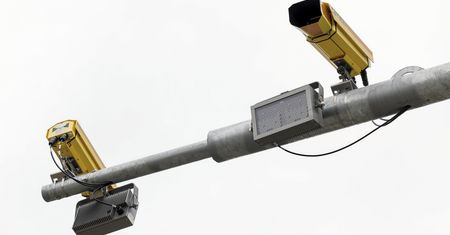 Te kamery siały postrach wśród kierowców. Deweloper odciął prąd