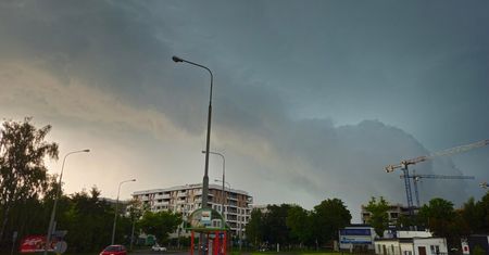 Upał do 37°C i groźne burze z gradem. Ostrzeżenia IMGW na 30 czerwca i 1 lipca dla Lubelszczyzny