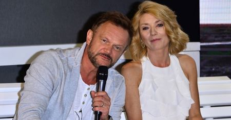 TVN zabronił Pazurze pisania na Facebooku o polityce i narkotykach?