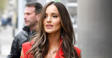 Dumna Marina pozuje paparazzi w pożyczonych ubraniach za 20 TYSIĘCY (ZDJĘCIA)