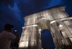Francja. O co chodzi z Łukiem Triumfalnym opakowanym w plastik?