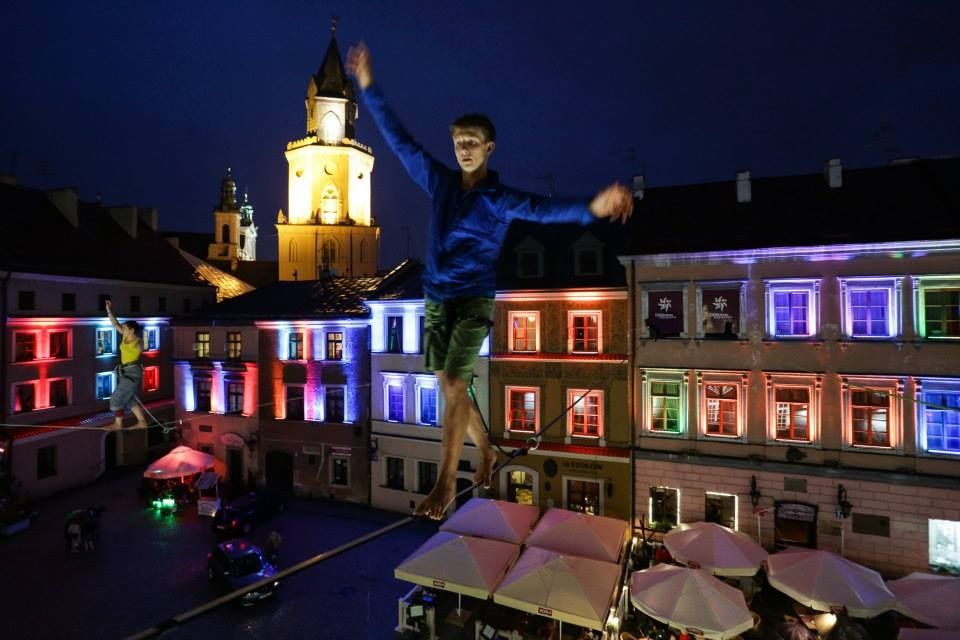 Carnaval Sztukmistrzow-iluminacja Philips-1