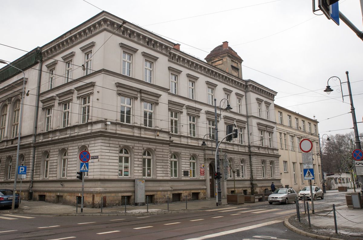 Katowice. Budynek VIII Liceum Ogólnokształcącego przejdzie kompleksową termomodernizację.