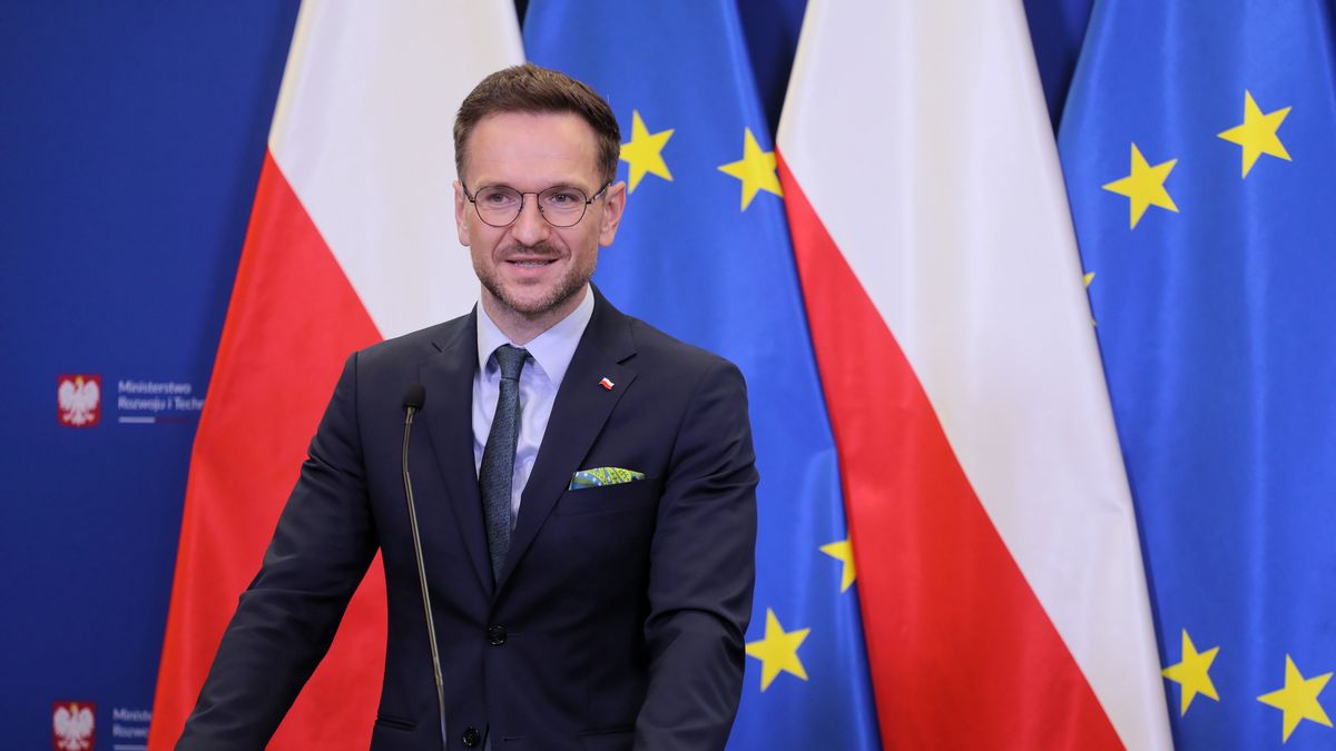 Warszawa, 13.06.2022. Minister rozwoju i technologii Waldemar Buda podczas konferencji prasowej na temat wsparcia polskich eksporterów, 13 bm. w siedzibie resortu rozwoju i technologii w Warszawie. (jm) PAP/Paweł Supernak