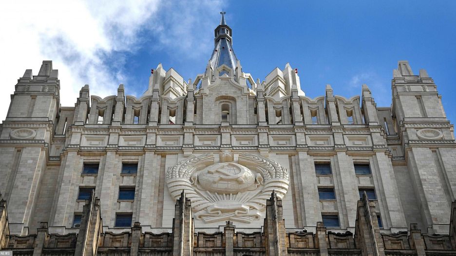 arch27A view taken on July 31, 2017 shows the main building of the Russian Foreign Ministry in Moscow. President Vladimir Putin on July 30, 2017 said the United States would have to cut 755 diplomatic staff in Russia and warned of a prolonged gridlock in its ties after the US Congress backed new sanctions against the Kremlin. / AFP PHOTO / Alexander NEMENOVALEXANDER NEMENOV