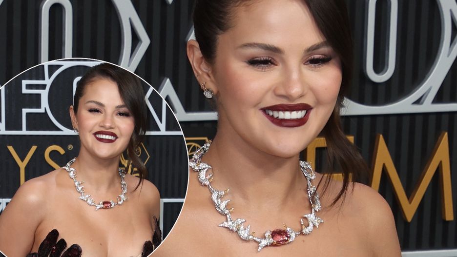 Selena Gomez na gali Emmy 2024. Dodała sobie lat?