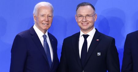 Największa wymiana więźniów od czasów zimnej wojny. Biden dziękuje Dudzie