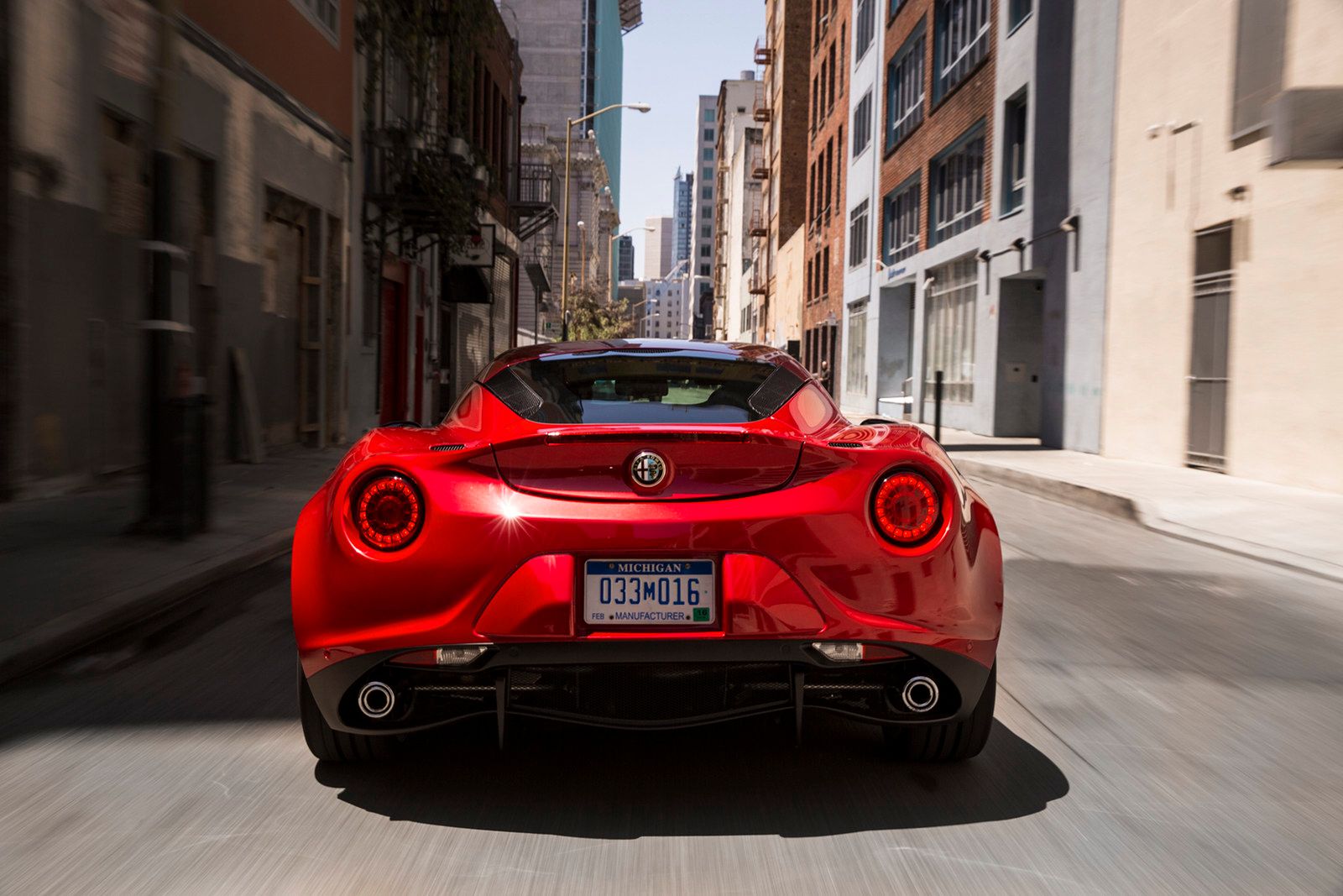 Alfa Romeo 4C w wersji na rynek amerykański w obszernej galerii zdjęć 124