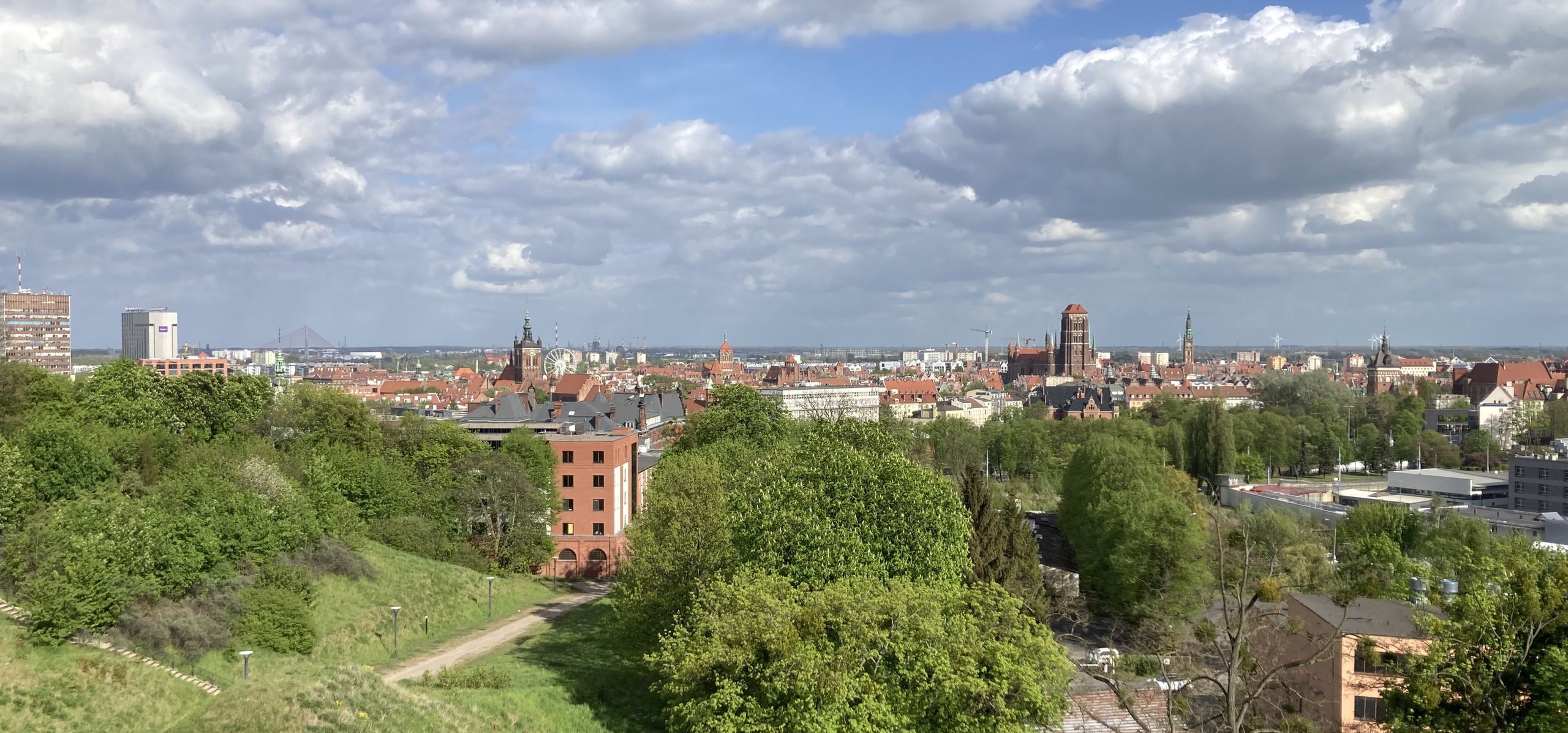 Z Góry Gradowej roztacza się rozległa panorama Gdańska