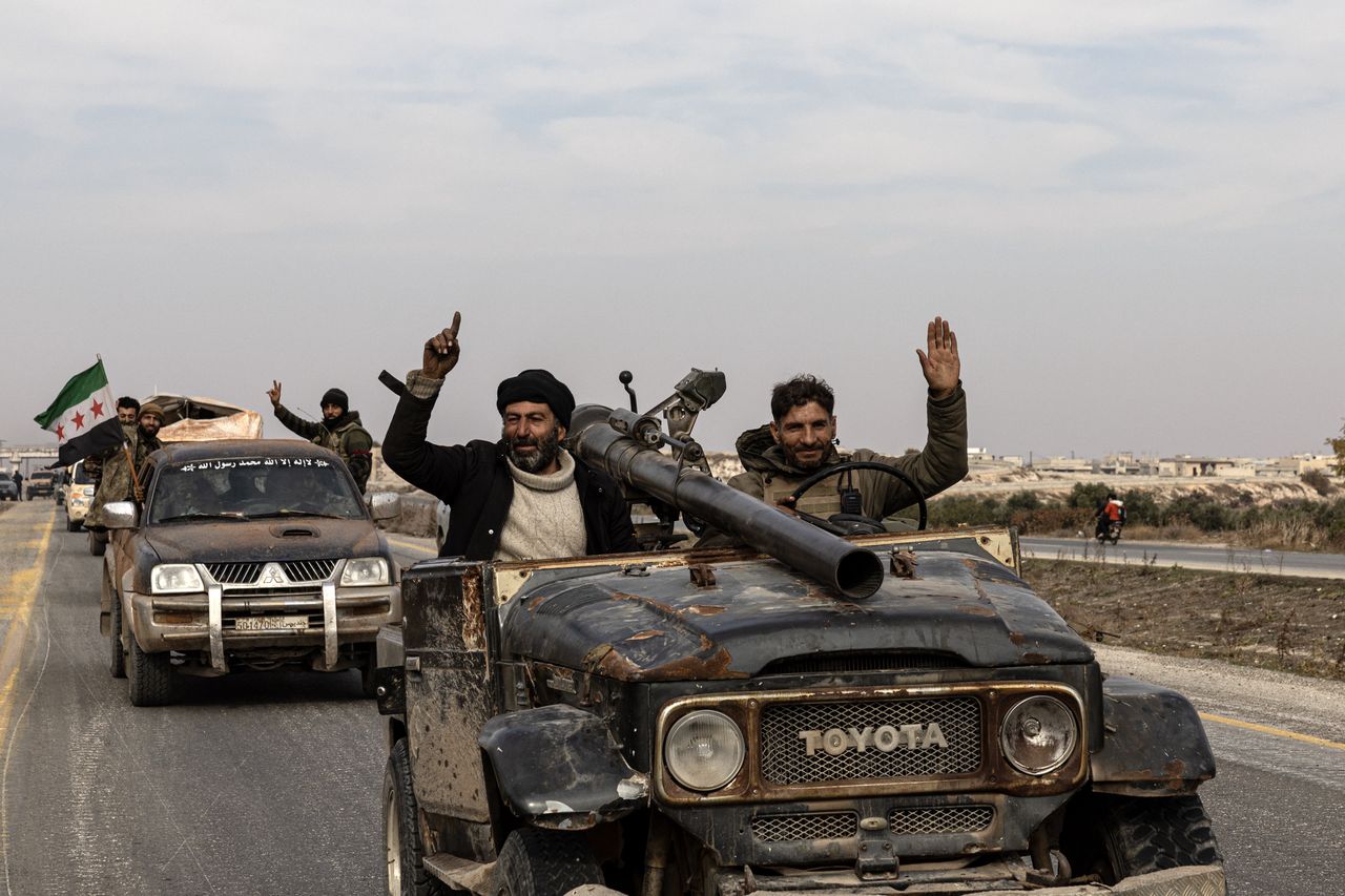 Syrian rebels launch biggest attack yet, Damascus in sights