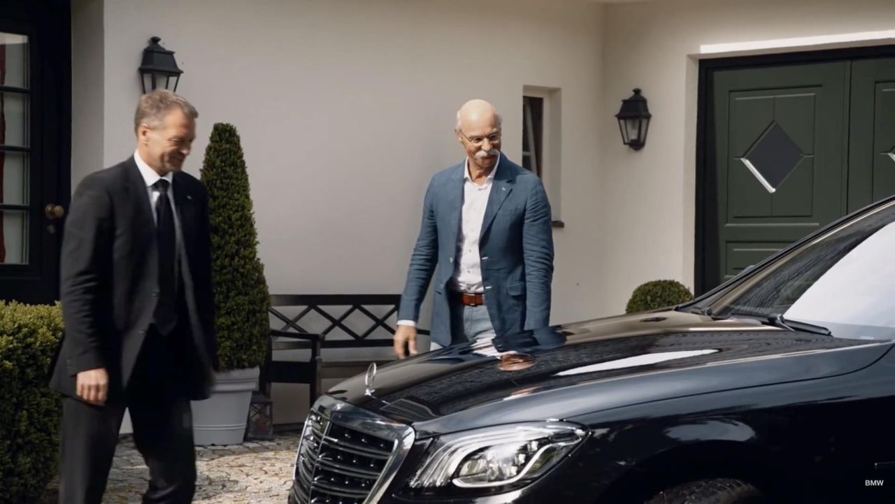 Dieter Zetsche (lub raczej jego sobowtór) w reklamie BMW