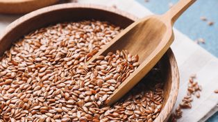 Kiedy jeść siemię lniane? Najważniejsza jest jedna kwestia