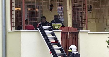Nietypowa interwencja strażaków. 2-latek uwięził mamę na balkonie