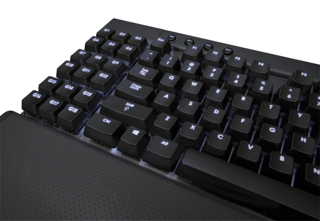 Corsair Vengeance K95 zaskakuje m.in. trzema kolumnami dodatkowych przycisków makr.