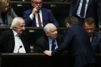 Do PiS płyną szerokim strumieniem pieniądze od zarządów spółek państwowych. Tym razem ponad 300 tys. zł