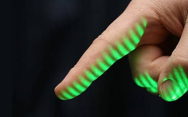 IDair proponuje: palec zamiast chipu RFID (Fot. PopSci.com)