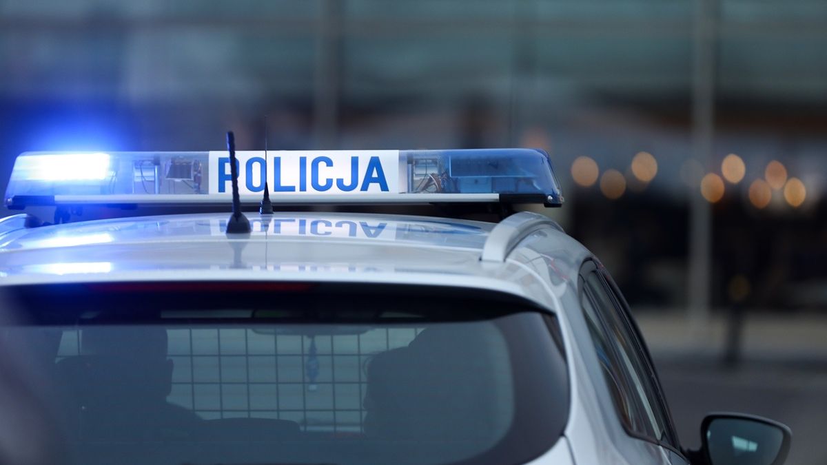 Policjant przed sądem.