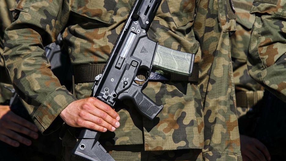 Fińskie siły zbrojne magazynują już broń i amunicję w Norwegii