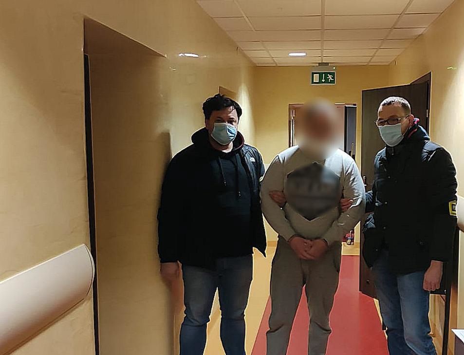 Poznań. 25-latek zatrzymany za sprzedaż szczepionek na COVID-19