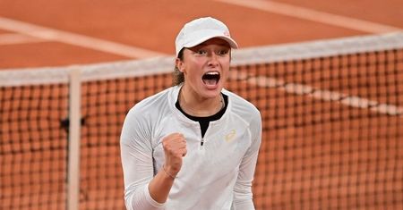 Mama Igi Świątek wspomina drogę tenisistki do sławy: "Była trzymana w sportowej bańce, pozbawiona życia towarzyskiego"