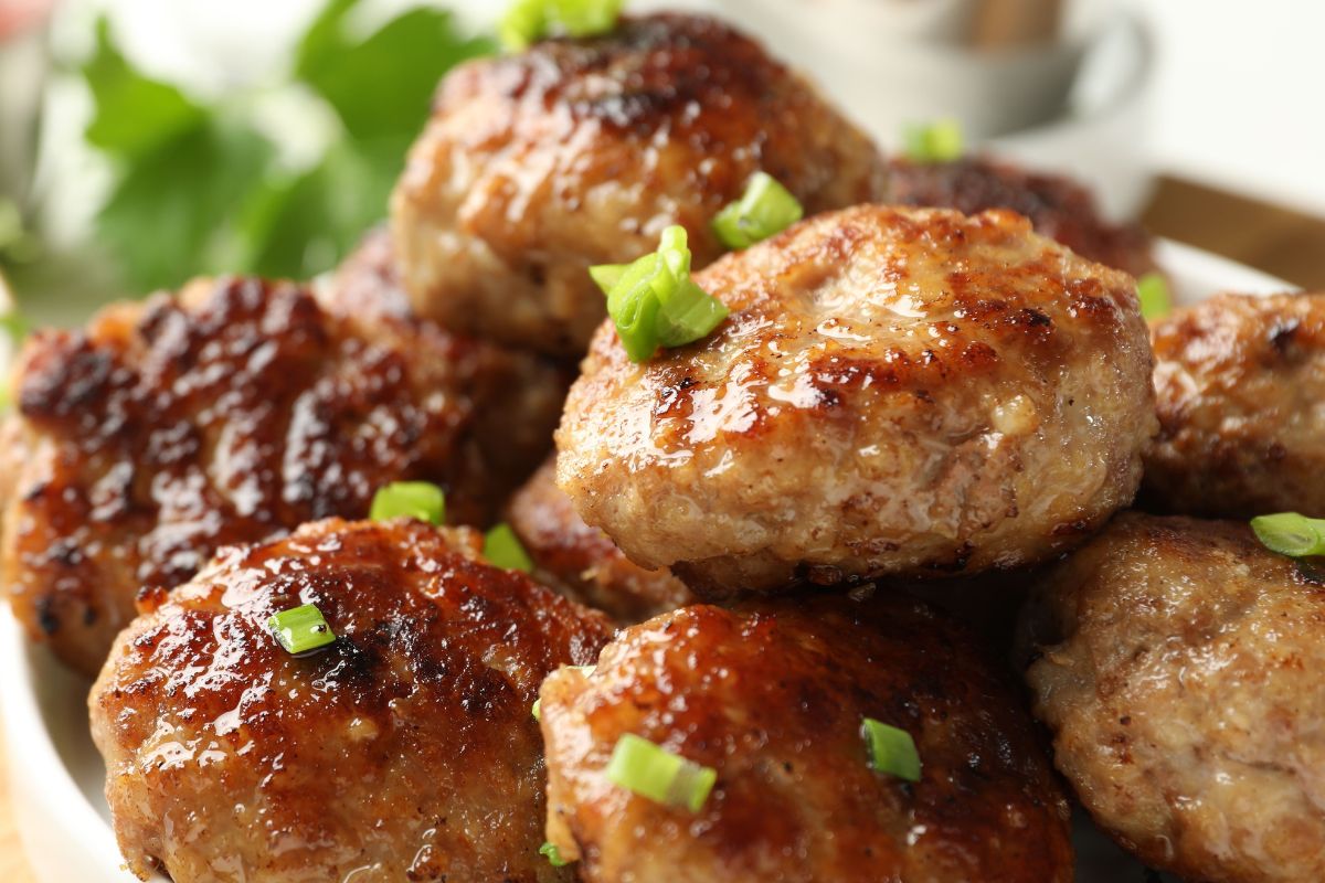 Dodałam do masy na mielone. Moje kotlety jeszcze nigdy nie były tak miękkie i pulchne