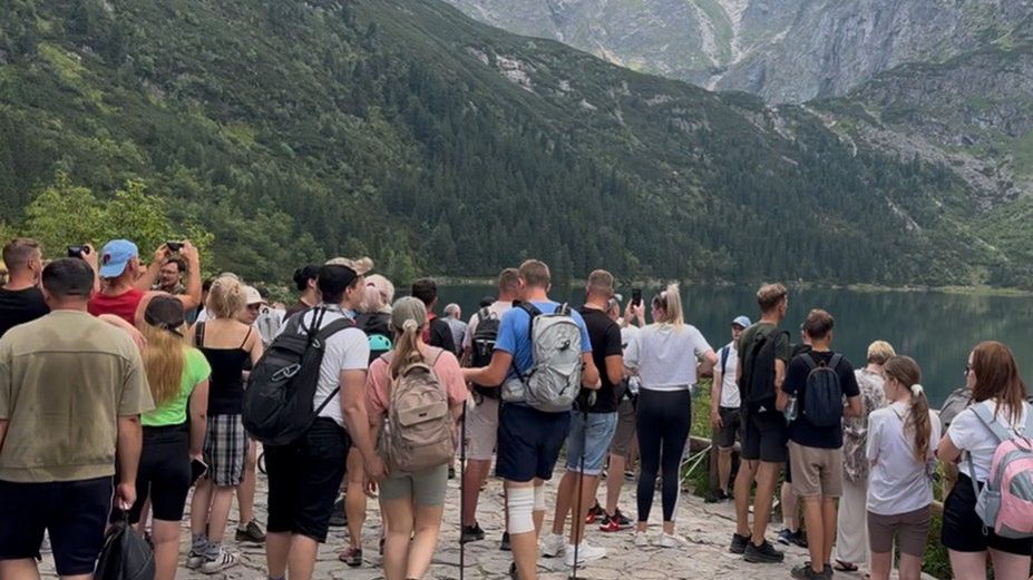 Takie tłumy nad Morskim Okiem w sierpniu były normą  