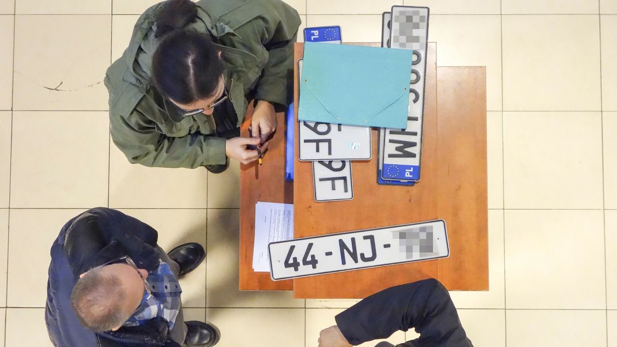 Reporter baza 2020-06-a
01.2018 Lodz. Wydzial Praw Jazdy i Rejestracji Pojazdow przy ul. Smugowej. Fot. Piotr Kamionka/REPORTER
Piotr Kamionka/REPORTER