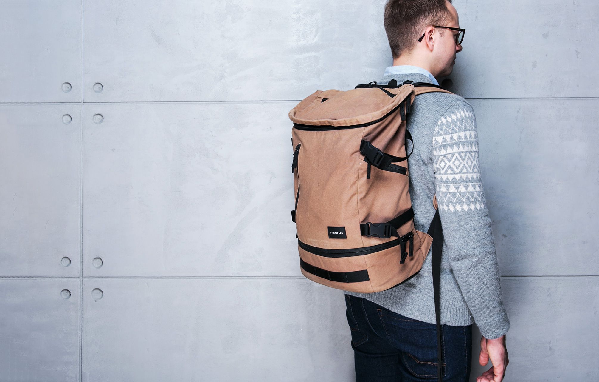 Crumpler The Base Park - praktyczny plecak dla cyfrowych nomadów z aparatem 1