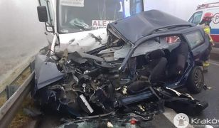 Małopolska. W wypadku z udziałem busa zostało rannych 15 osób. Są ofiary śmiertelne