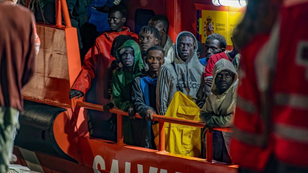 Migranci w drodze do Hiszpanii. W 2025 r. mniej ofiar, więcej utonięć