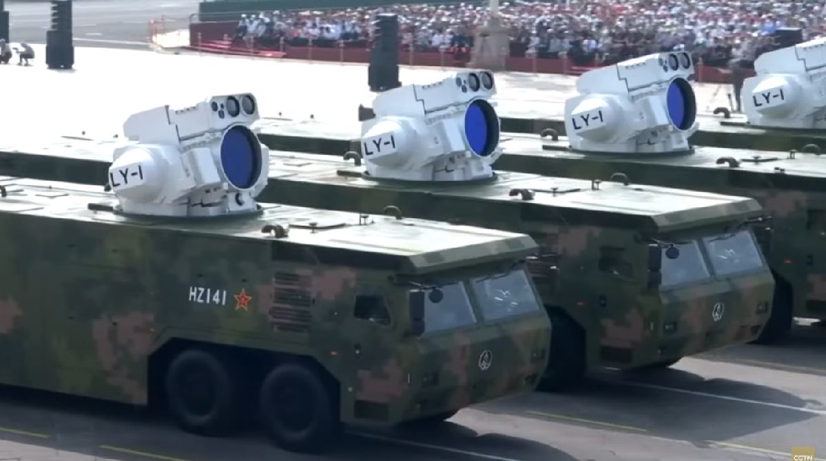 Broń laserowa na defiladzie w Chinach. Niewiele o niej wiemy