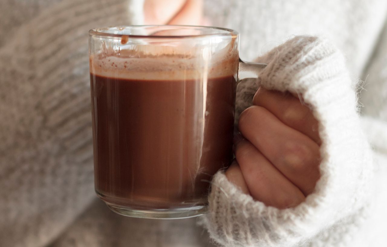 Ten napój z kakao doda ci energii i pomoże schudnąć. Działa jak naturalny spalacz tłuszczu