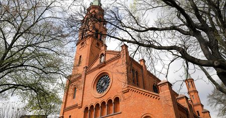 Brutalny atak w kościele. Kontrowersyjna decyzja sądu