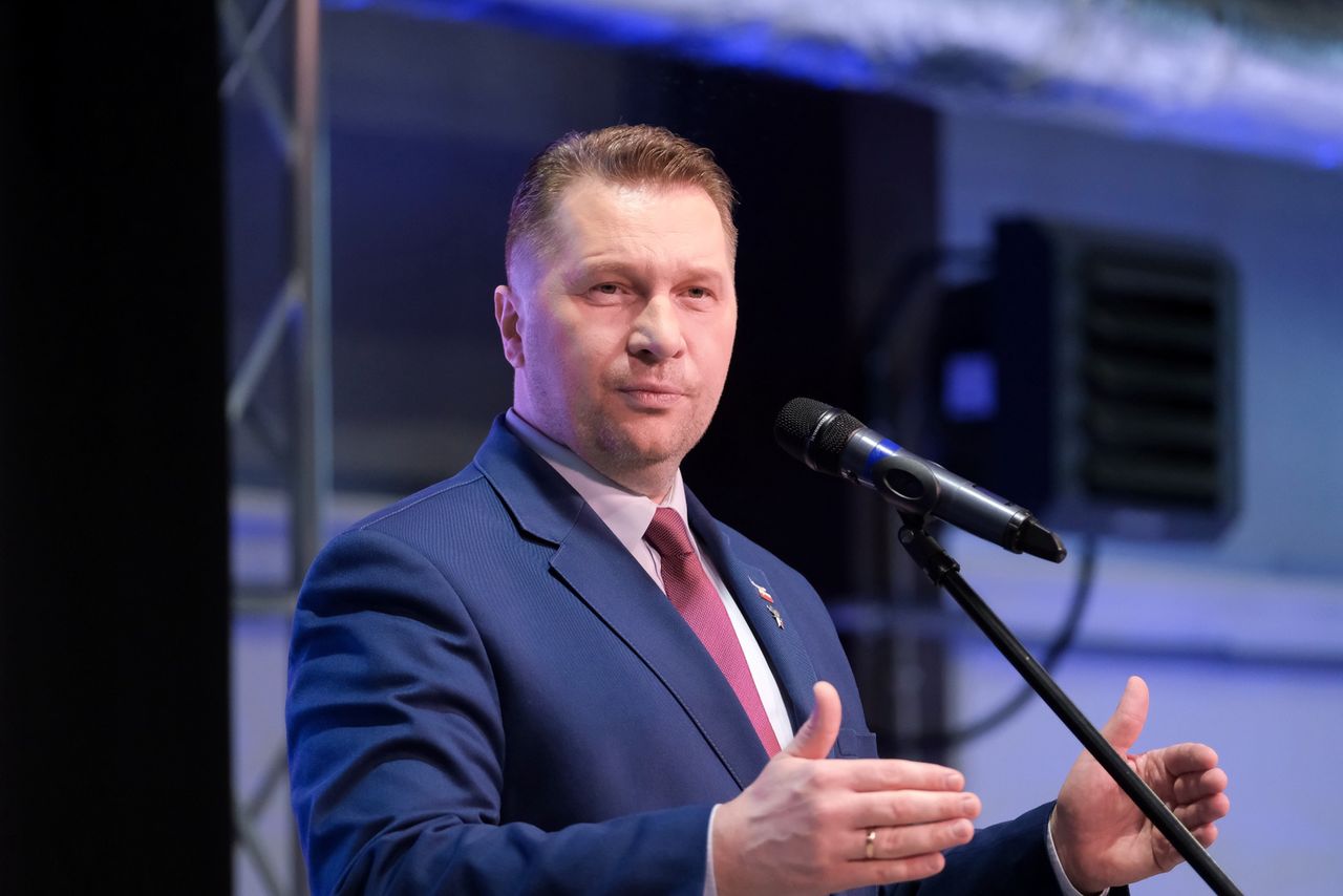 Czarnek przeprosił. Wycofał się ze swoich słów